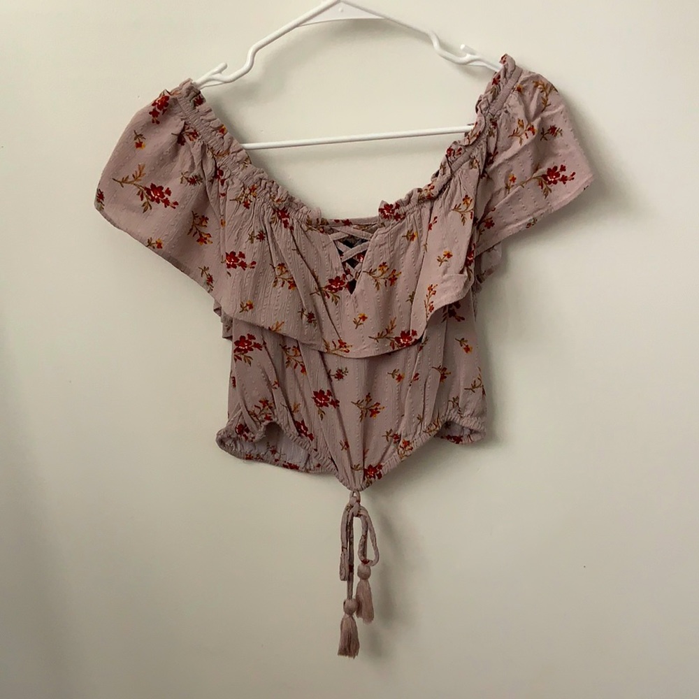 Off the Shoulder Flower Crop Top